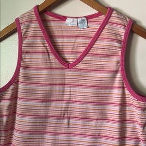 2/$10 ✨ pink Y2K tank top✨